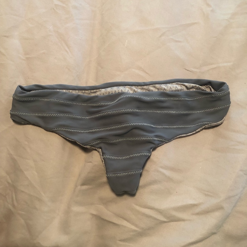 Acacia Bottom